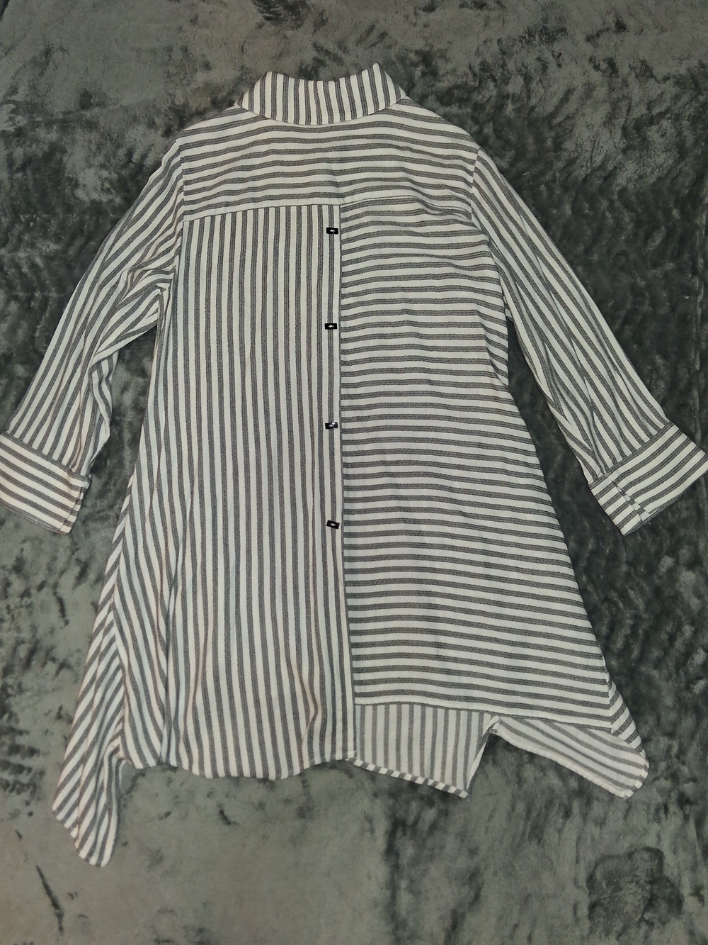 Soft Surroundings Size Large Striped Asymmetrical Button-Up Tunic - Gray & White - Picture 2 of 5